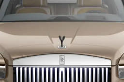 Rolls Royce Cullinan exterior bonnet with Spirit of Ecstasy emblem